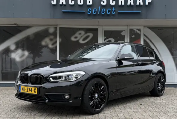 125i Centennial / Automaat / 225PK / Leder / Keyless / Camera / Sensoren V+A /