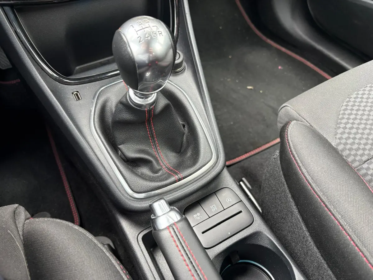 125PK EcoB. ST-Line Navigatie/Parkeerhulp/Stoel-stuurverwarming/Elektr.-klep
