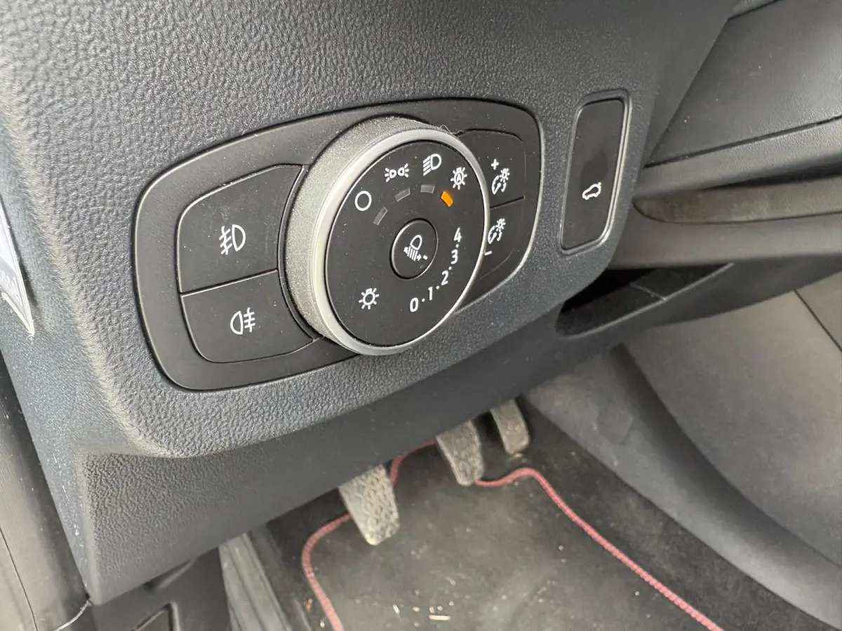 125PK EcoB. ST-Line Navigatie/Parkeerhulp/Stoel-stuurverwarming/Elektr.-klep