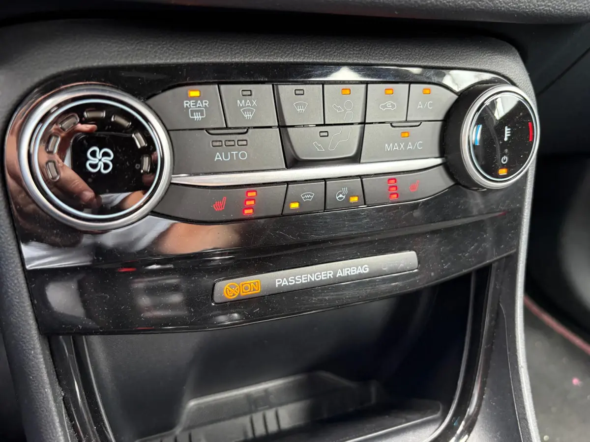 125PK EcoB. ST-Line Navigatie/Parkeerhulp/Stoel-stuurverwarming/Elektr.-klep
