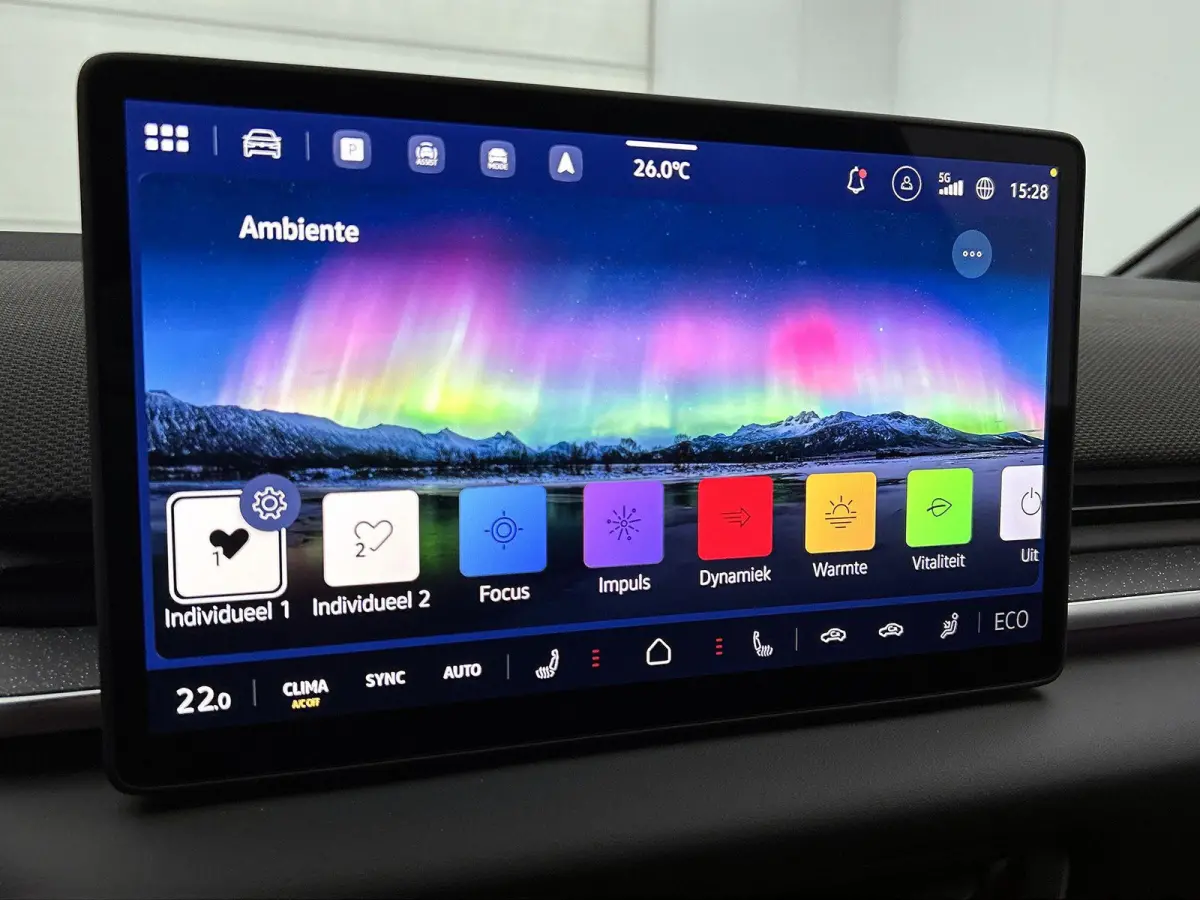 Life 50 kWh 170 PK | Steunhaak | Navigatie | Apple Carplay draadloos | Stoelverwarming | Ruiten getint | 19" Lichtmetalen velgen | Android Auto draadloss | LED verlichting | Camera | Climate
