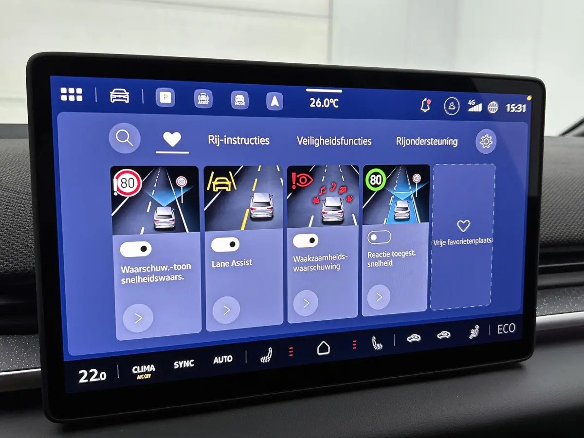 Life 50 kWh 170 PK | Steunhaak | Navigatie | Apple Carplay draadloos | Stoelverwarming | Ruiten getint | 19" Lichtmetalen velgen | Android Auto draadloss | LED verlichting | Camera | Climate