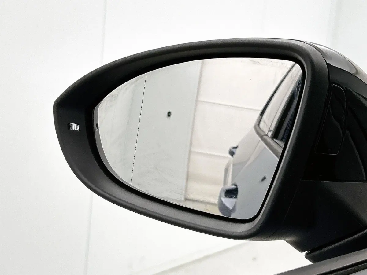 Life 50 kWh 170 PK | Steunhaak | Navigatie | Apple Carplay draadloos | Stoelverwarming | Ruiten getint | 19" Lichtmetalen velgen | Android Auto draadloss | LED verlichting | Camera | Climate