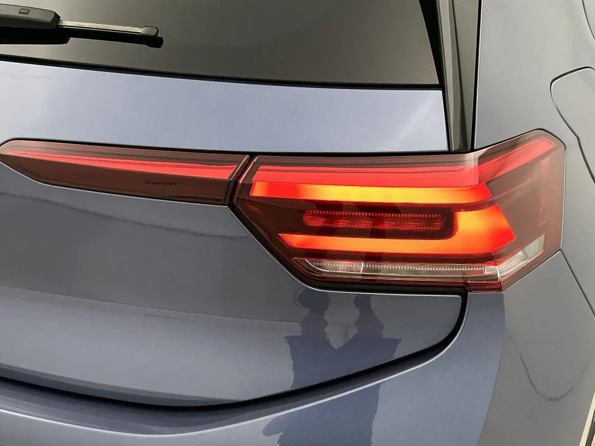 Life 50 kWh 170 PK | Steunhaak | Navigatie | Apple Carplay draadloos | Stoelverwarming | Ruiten getint | 19" Lichtmetalen velgen | Android Auto draadloss | LED verlichting | Camera | Climate