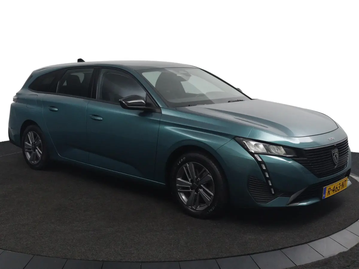 1.2*NAVi*CRUISE*ECC*HAAK*CARPLAY*
