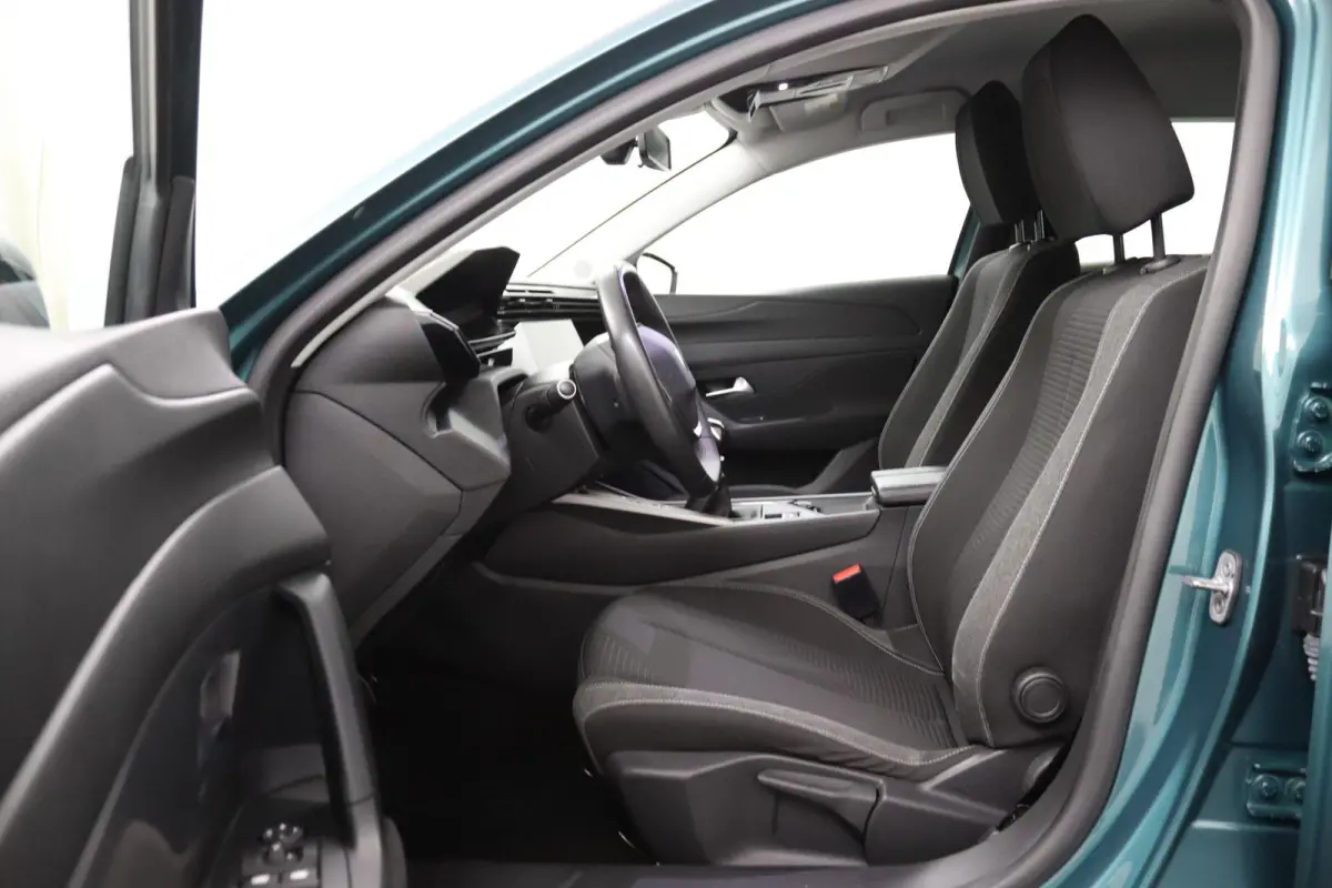 1.2*NAVi*CRUISE*ECC*HAAK*CARPLAY*