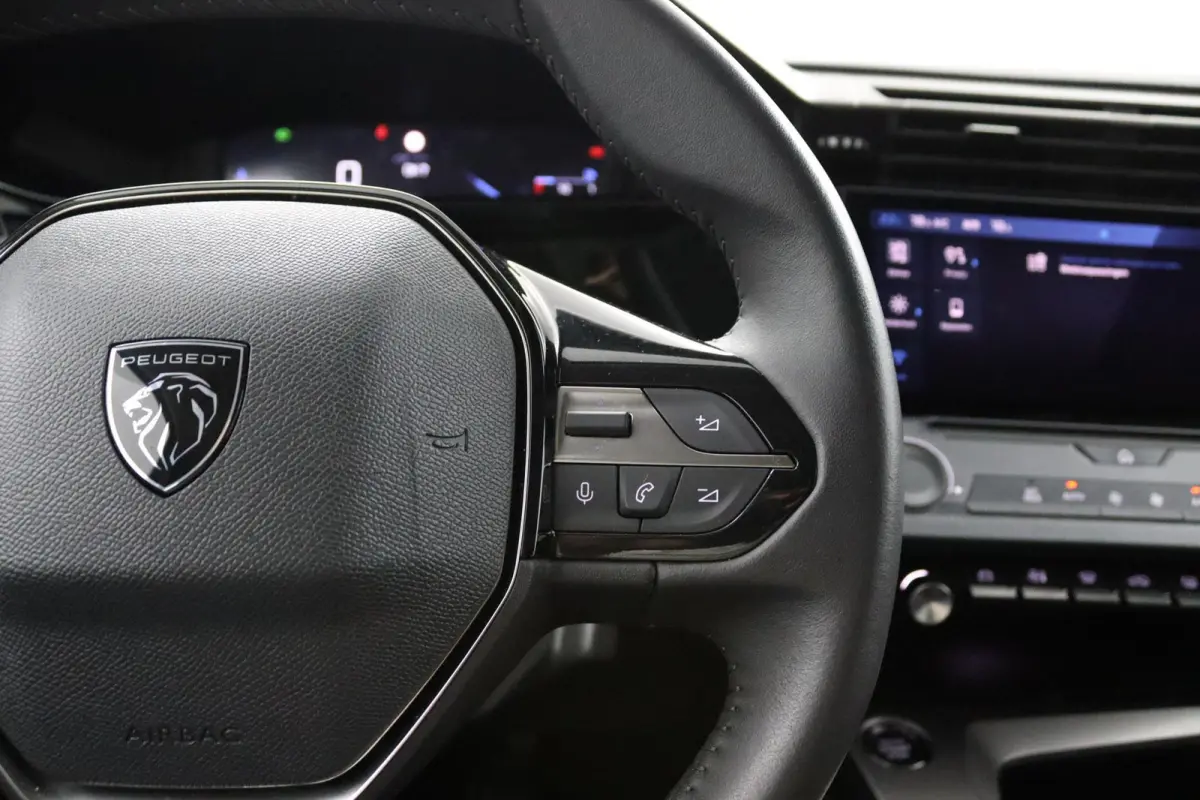1.2*NAVi*CRUISE*ECC*HAAK*CARPLAY*