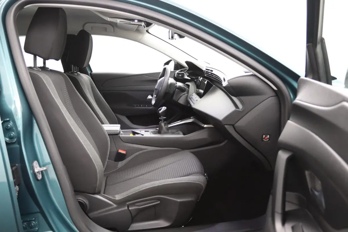1.2*NAVi*CRUISE*ECC*HAAK*CARPLAY*