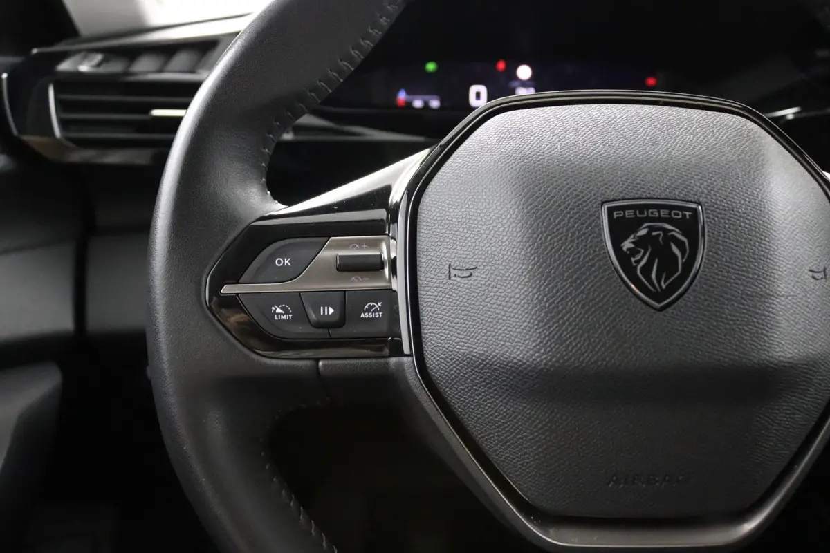 1.2*NAVi*CRUISE*ECC*HAAK*CARPLAY*