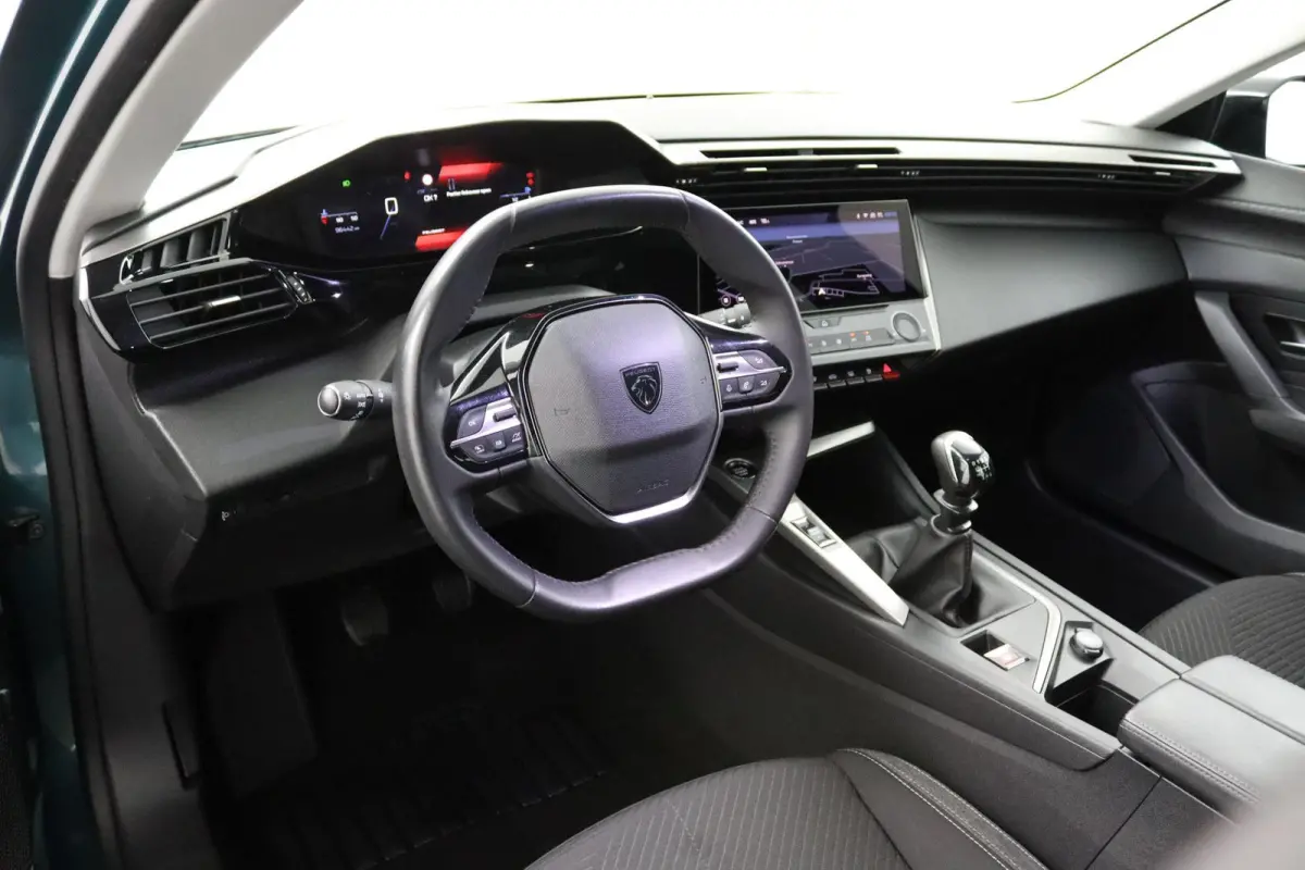 1.2*NAVi*CRUISE*ECC*HAAK*CARPLAY*