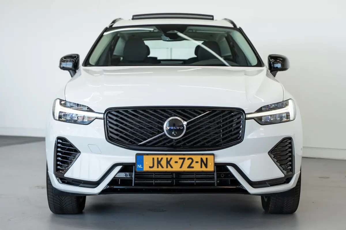 T6 350PK AWD Plus | Pano-dak | 360° | Head Up Display | Trekhaak | All season