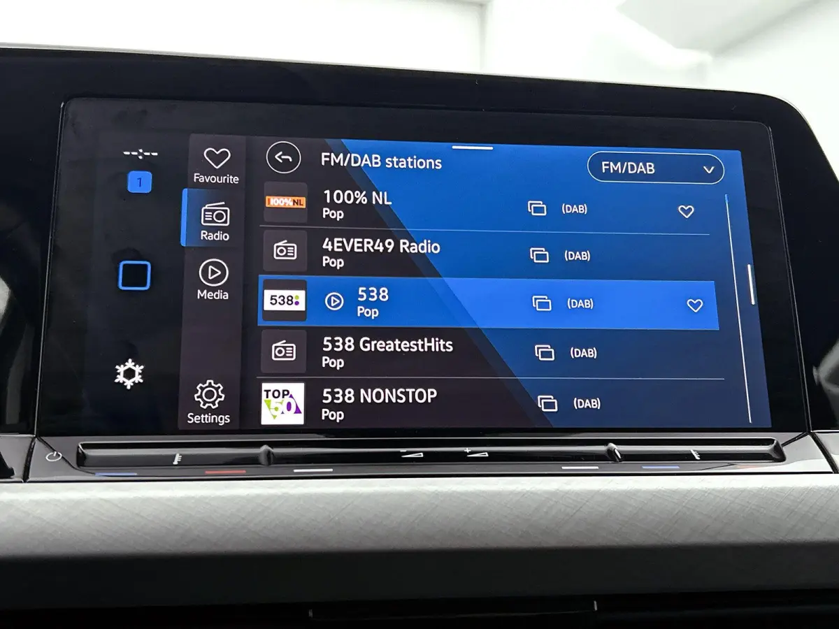 2.0 TDI LIFE | 150 PK | Automaat | Stoel en Stuurverwarming | Digital Cockpit | Carplay / Android Auto