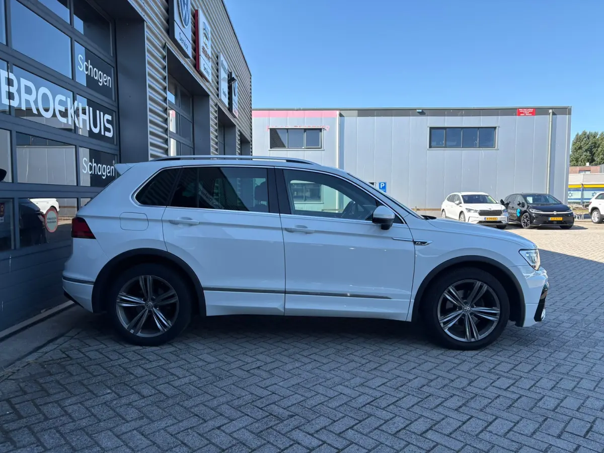 1.5 TSI 130PK R-Line | Panoramadak | Elektrische achterklep | Cruise control adaptief | Stoel verwarming |