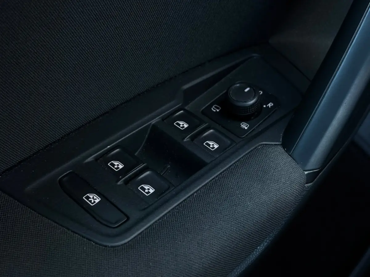1.5 TSI 130PK R-Line | Panoramadak | Elektrische achterklep | Cruise control adaptief | Stoel verwarming |