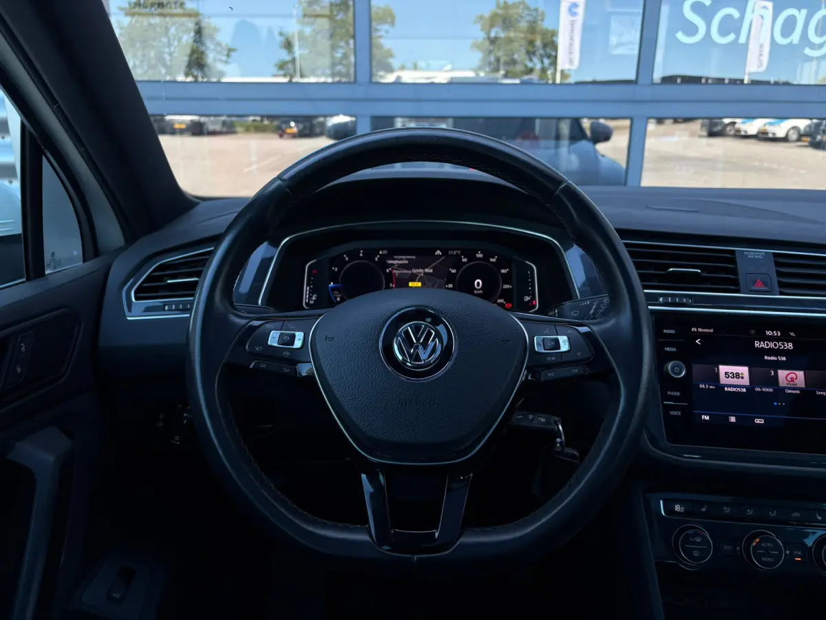 1.5 TSI 130PK R-Line | Panoramadak | Elektrische achterklep | Cruise control adaptief | Stoel verwarming |