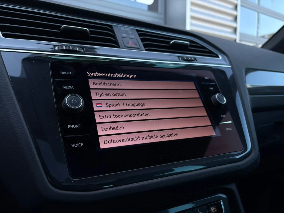 1.5 TSI 130PK R-Line | Panoramadak | Elektrische achterklep | Cruise control adaptief | Stoel verwarming |