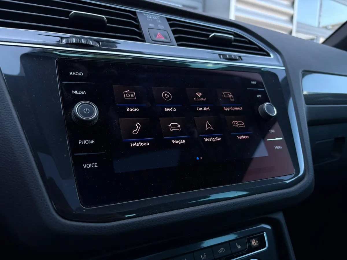 1.5 TSI 130PK R-Line | Panoramadak | Elektrische achterklep | Cruise control adaptief | Stoel verwarming |
