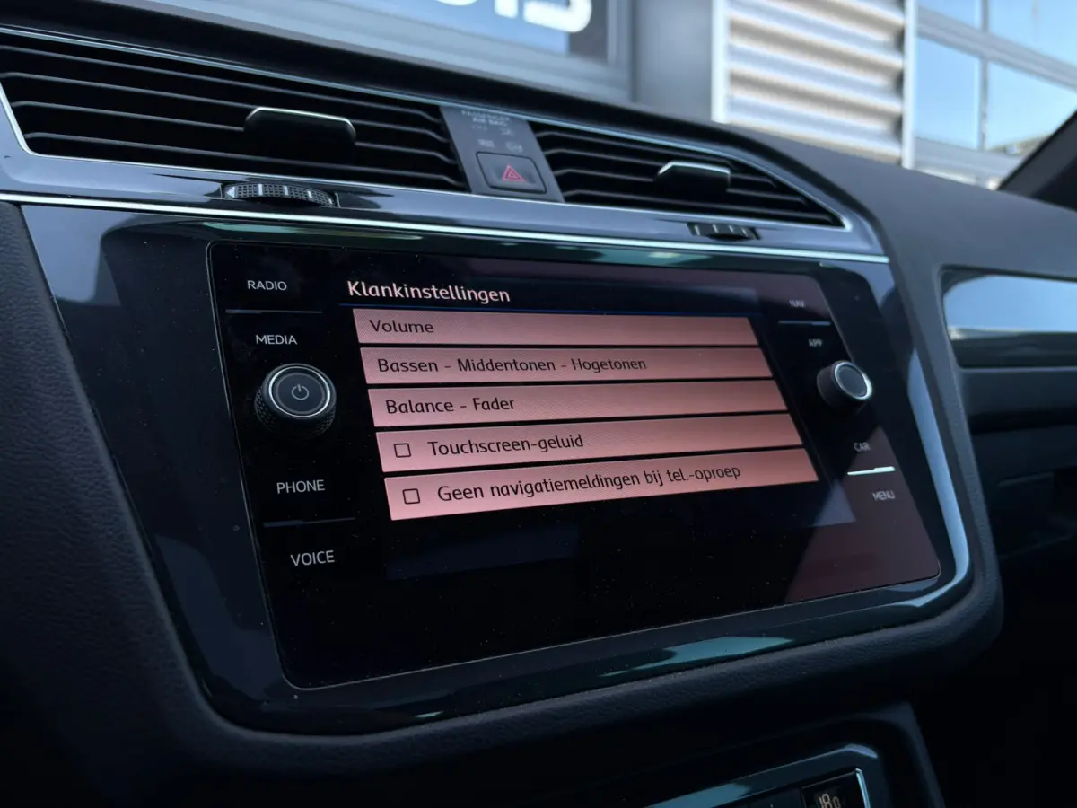 1.5 TSI 130PK R-Line | Panoramadak | Elektrische achterklep | Cruise control adaptief | Stoel verwarming |