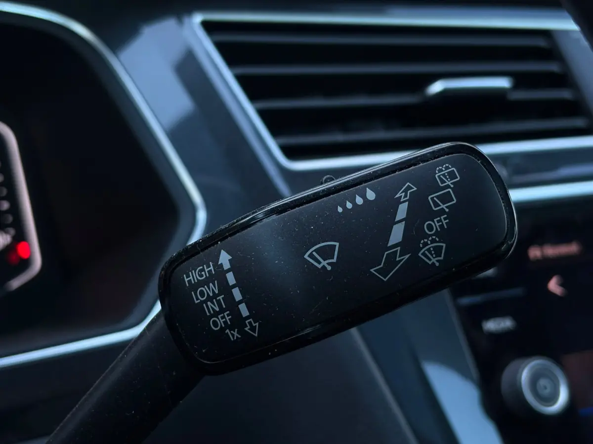 1.5 TSI 130PK R-Line | Panoramadak | Elektrische achterklep | Cruise control adaptief | Stoel verwarming |