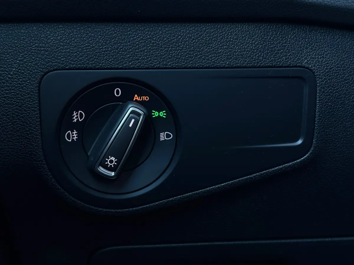 1.5 TSI 130PK R-Line | Panoramadak | Elektrische achterklep | Cruise control adaptief | Stoel verwarming |