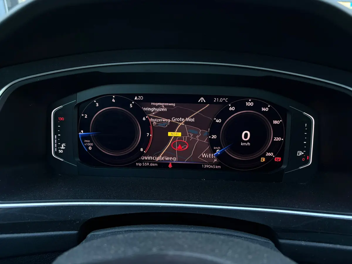 1.5 TSI 130PK R-Line | Panoramadak | Elektrische achterklep | Cruise control adaptief | Stoel verwarming |