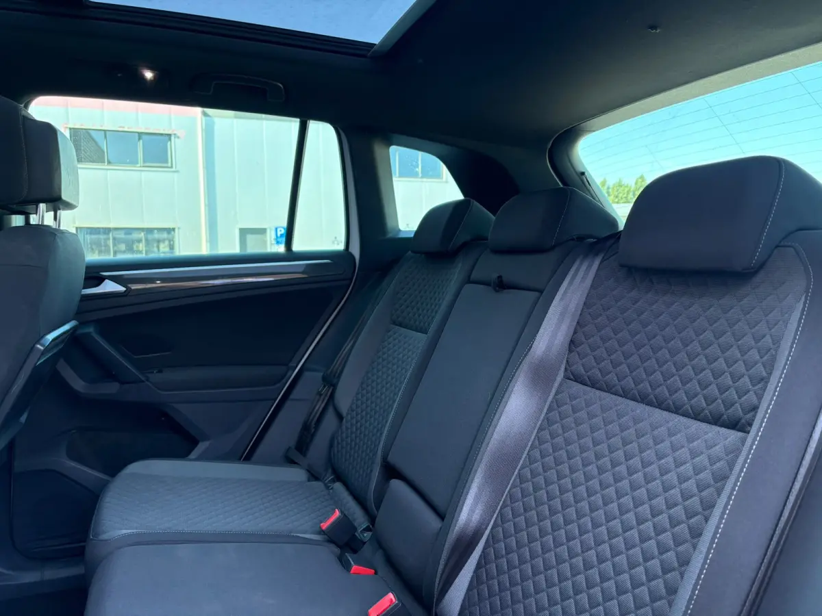 1.5 TSI 130PK R-Line | Panoramadak | Elektrische achterklep | Cruise control adaptief | Stoel verwarming |