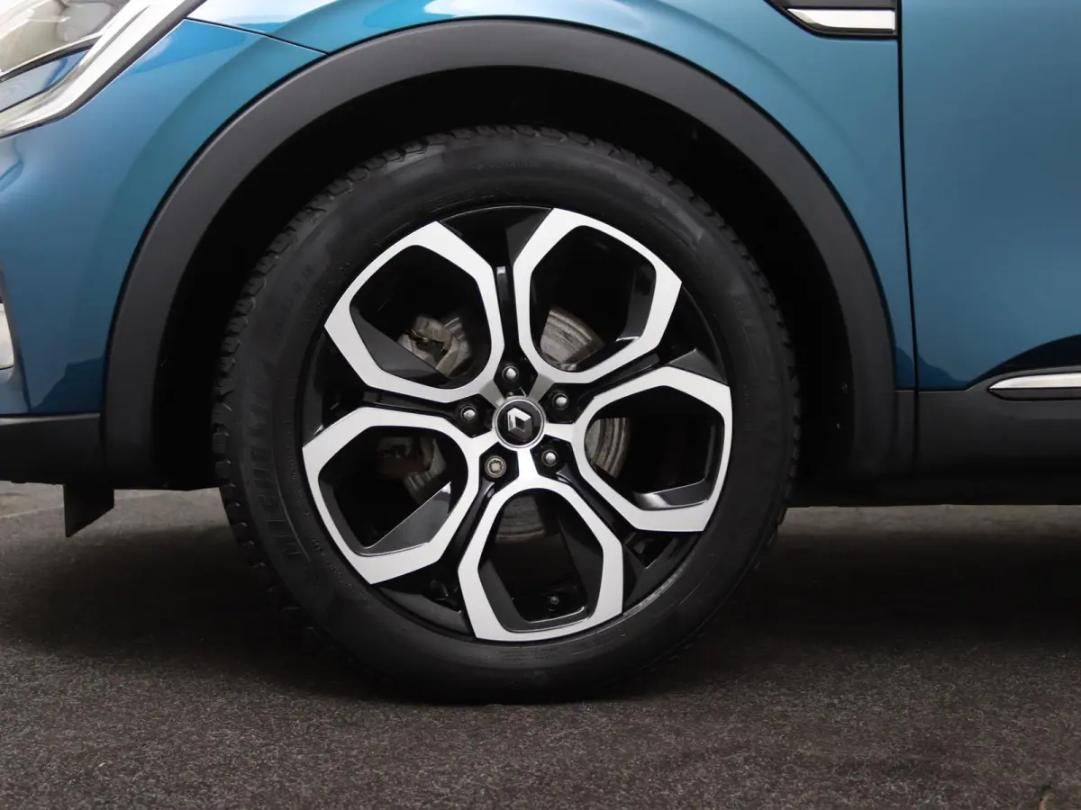 E-TECH Hybrid 145 Intens | Adapt. Cruise | Groot Navi | Parkeercamera |