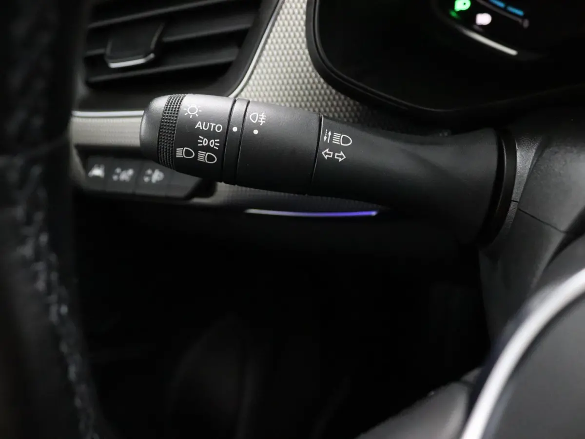 E-TECH Hybrid 145 Intens | Adapt. Cruise | Groot Navi | Parkeercamera |
