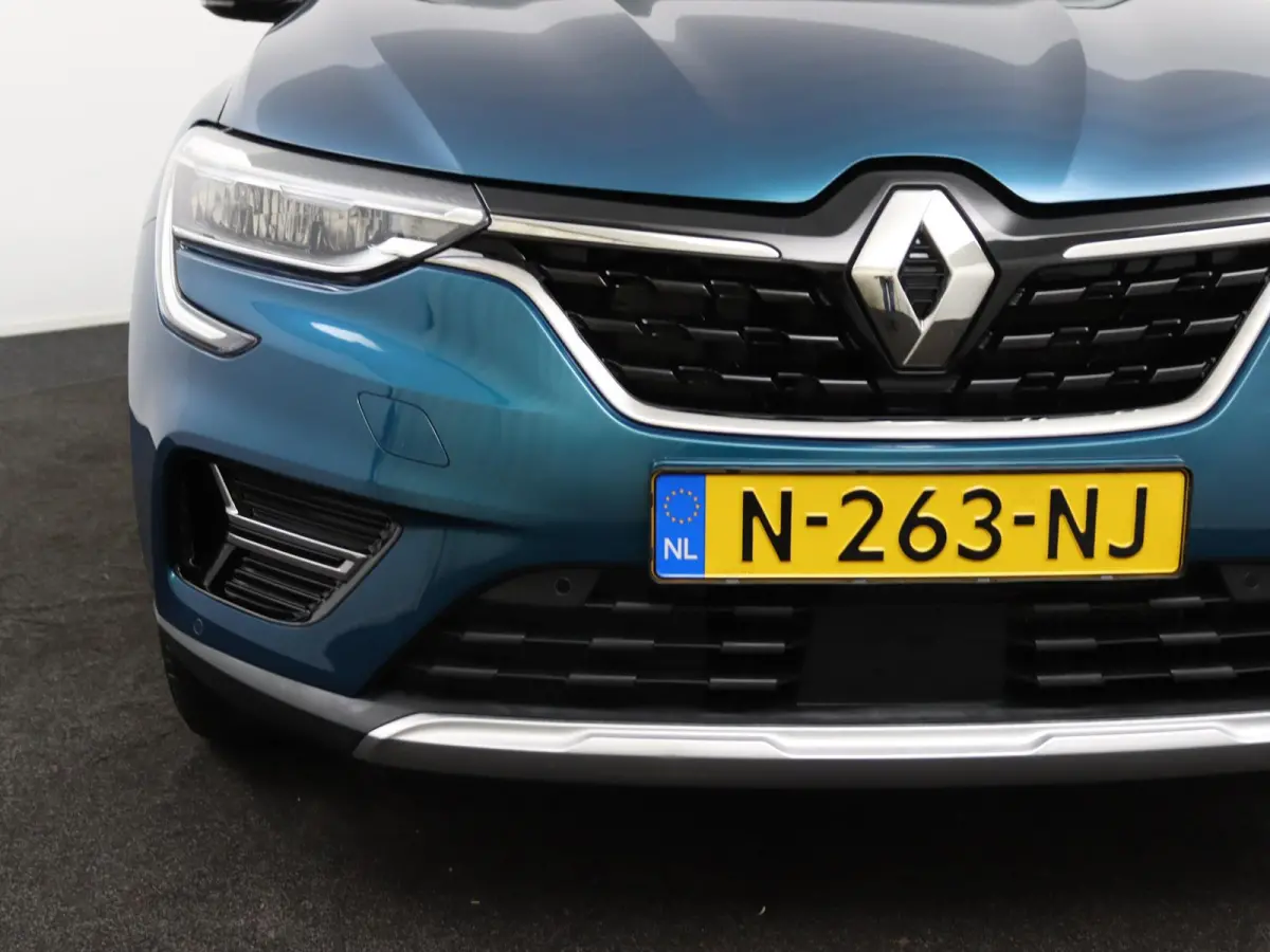 E-TECH Hybrid 145 Intens | Adapt. Cruise | Groot Navi | Parkeercamera |
