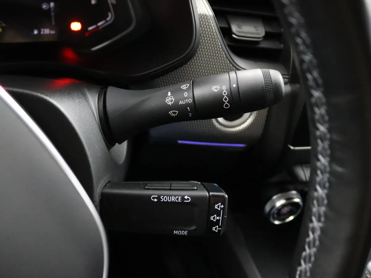 E-TECH Hybrid 145 Intens | Adapt. Cruise | Groot Navi | Parkeercamera |