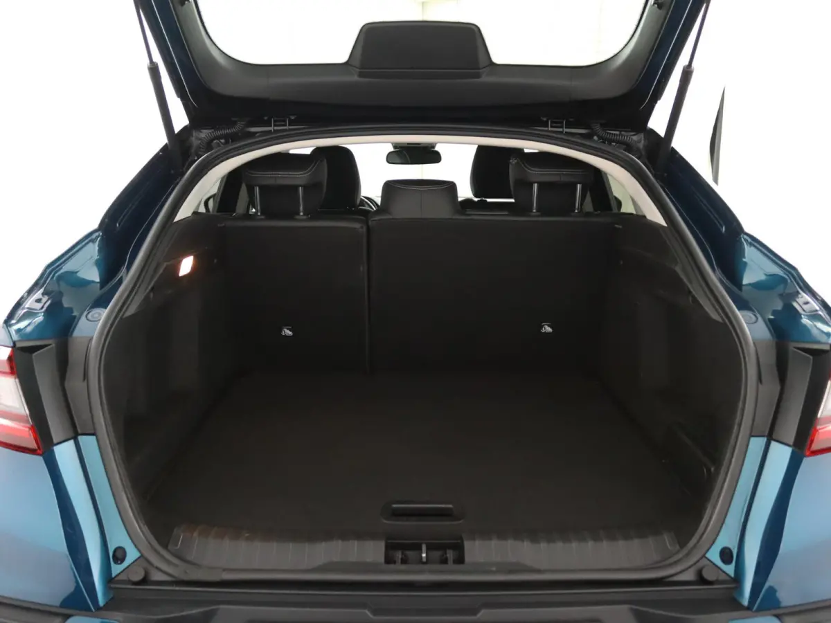 E-TECH Hybrid 145 Intens | Adapt. Cruise | Groot Navi | Parkeercamera |