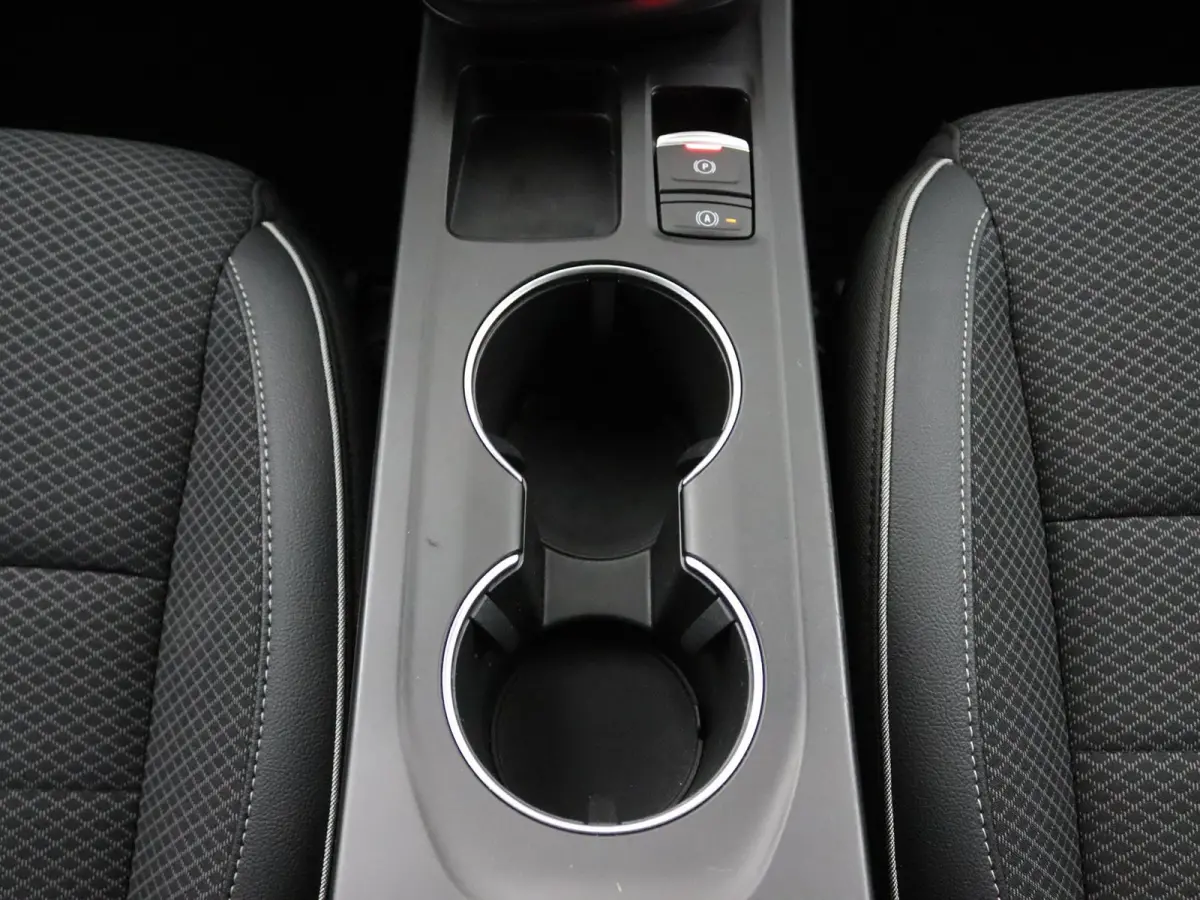 E-TECH Hybrid 145 Intens | Adapt. Cruise | Groot Navi | Parkeercamera |