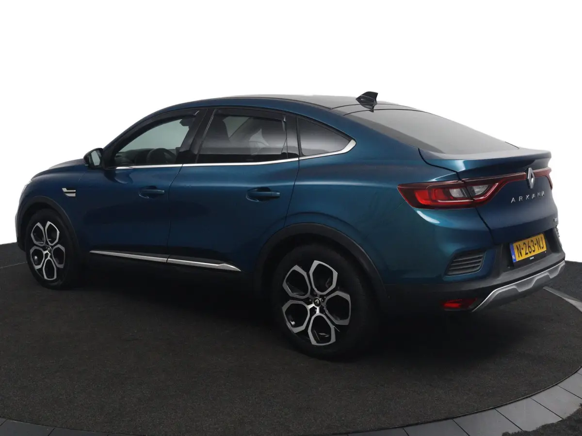 E-TECH Hybrid 145 Intens | Adapt. Cruise | Groot Navi | Parkeercamera |