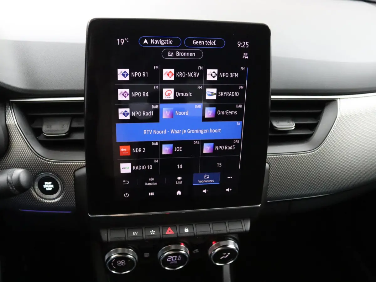 E-TECH Hybrid 145 Intens | Adapt. Cruise | Groot Navi | Parkeercamera |