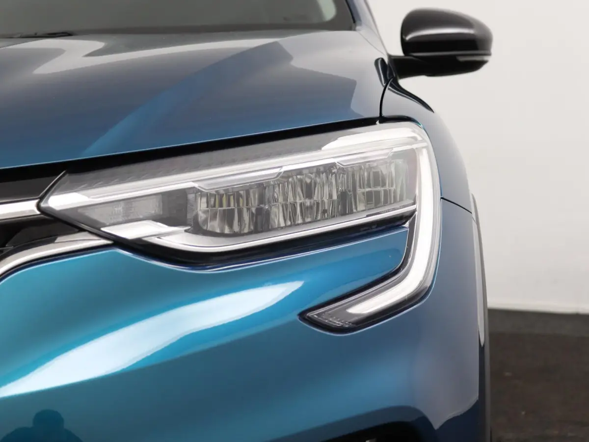 E-TECH Hybrid 145 Intens | Adapt. Cruise | Groot Navi | Parkeercamera |