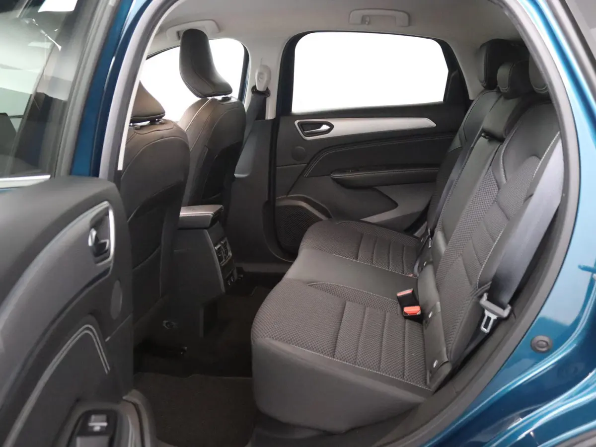 E-TECH Hybrid 145 Intens | Adapt. Cruise | Groot Navi | Parkeercamera |