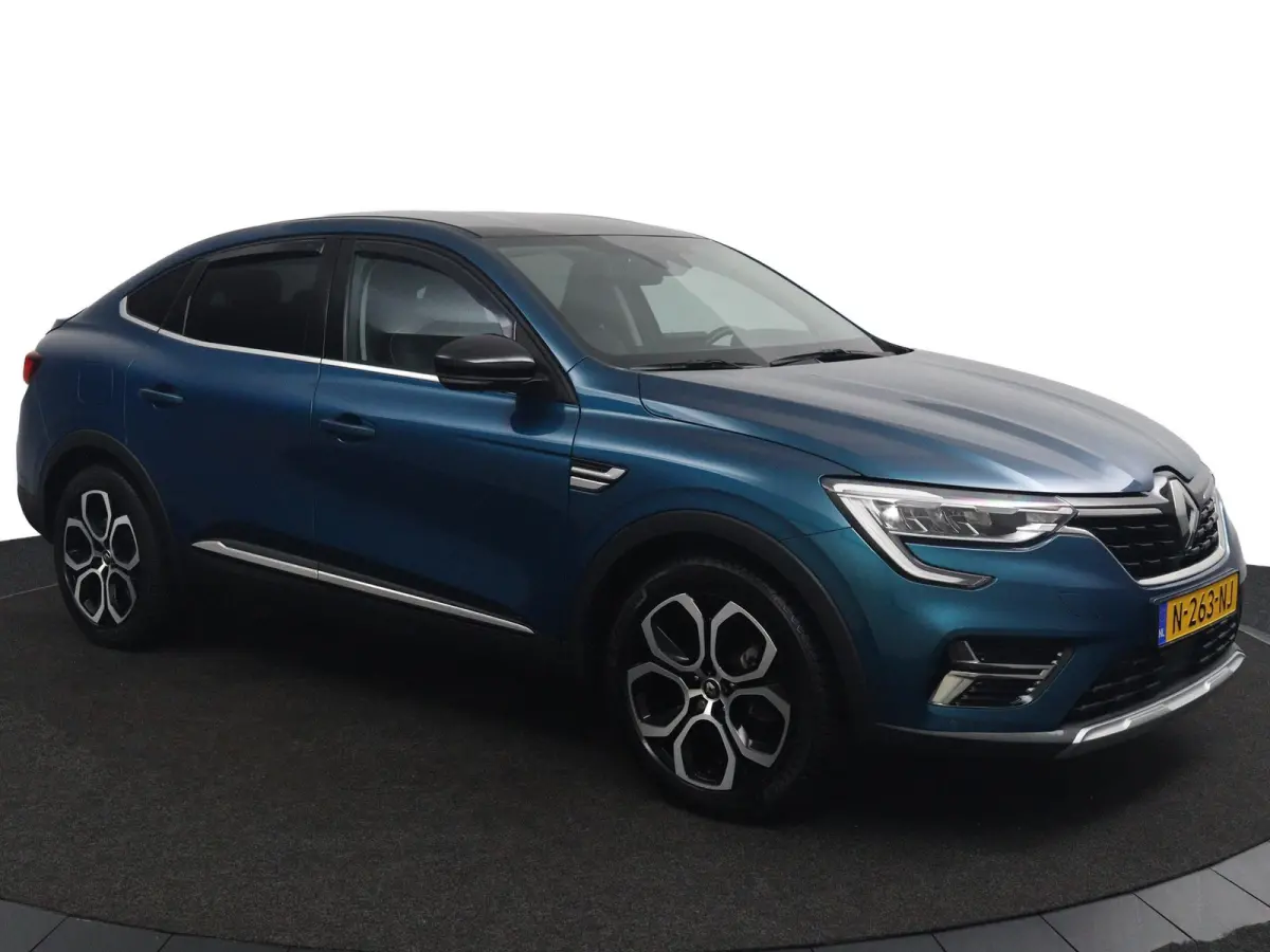 E-TECH Hybrid 145 Intens | Adapt. Cruise | Groot Navi | Parkeercamera |