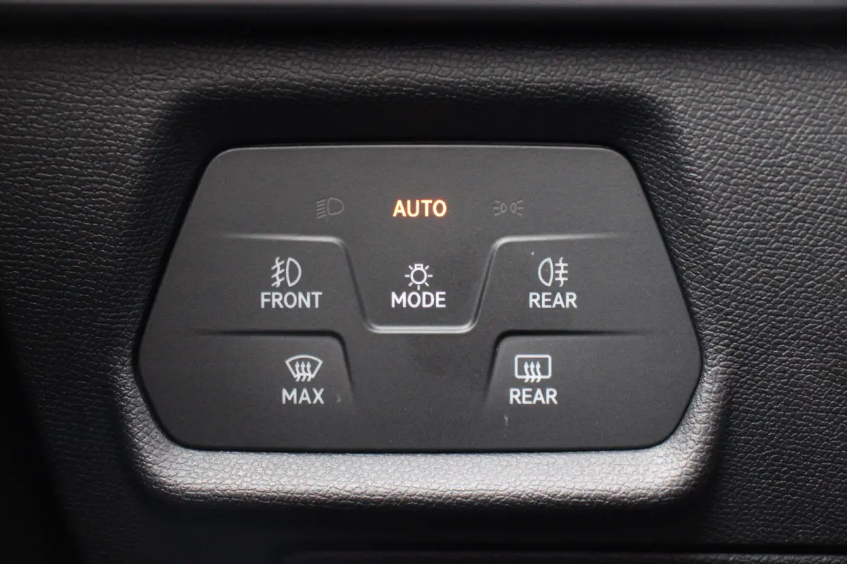 VZ Performance | NL-AUTO! | 1E EIGENAAR! | 360° CAMERA | STOEL + STUURVERWARMING | ELEKTR. STOEL INCL. MEMORY | ADAPTIVE CRUISE | LANE ASSIST | LED | DEALER OH!
