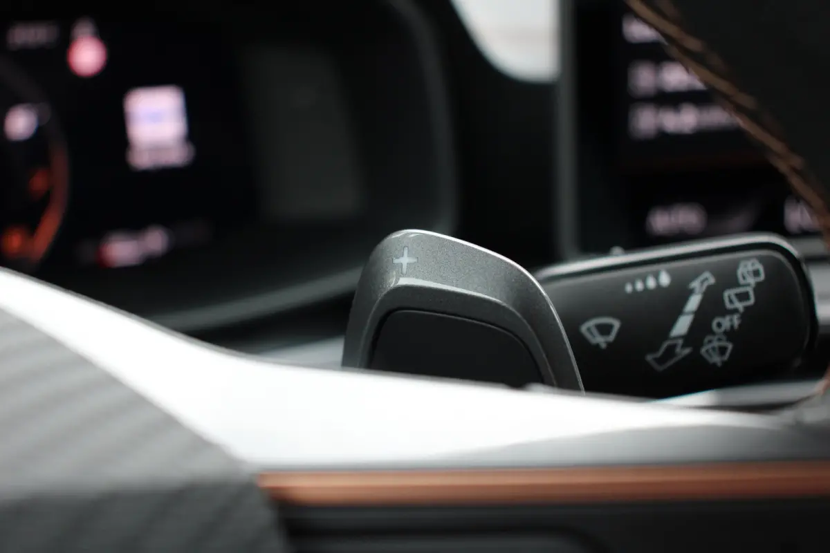 VZ Performance | NL-AUTO! | 1E EIGENAAR! | 360° CAMERA | STOEL + STUURVERWARMING | ELEKTR. STOEL INCL. MEMORY | ADAPTIVE CRUISE | LANE ASSIST | LED | DEALER OH!
