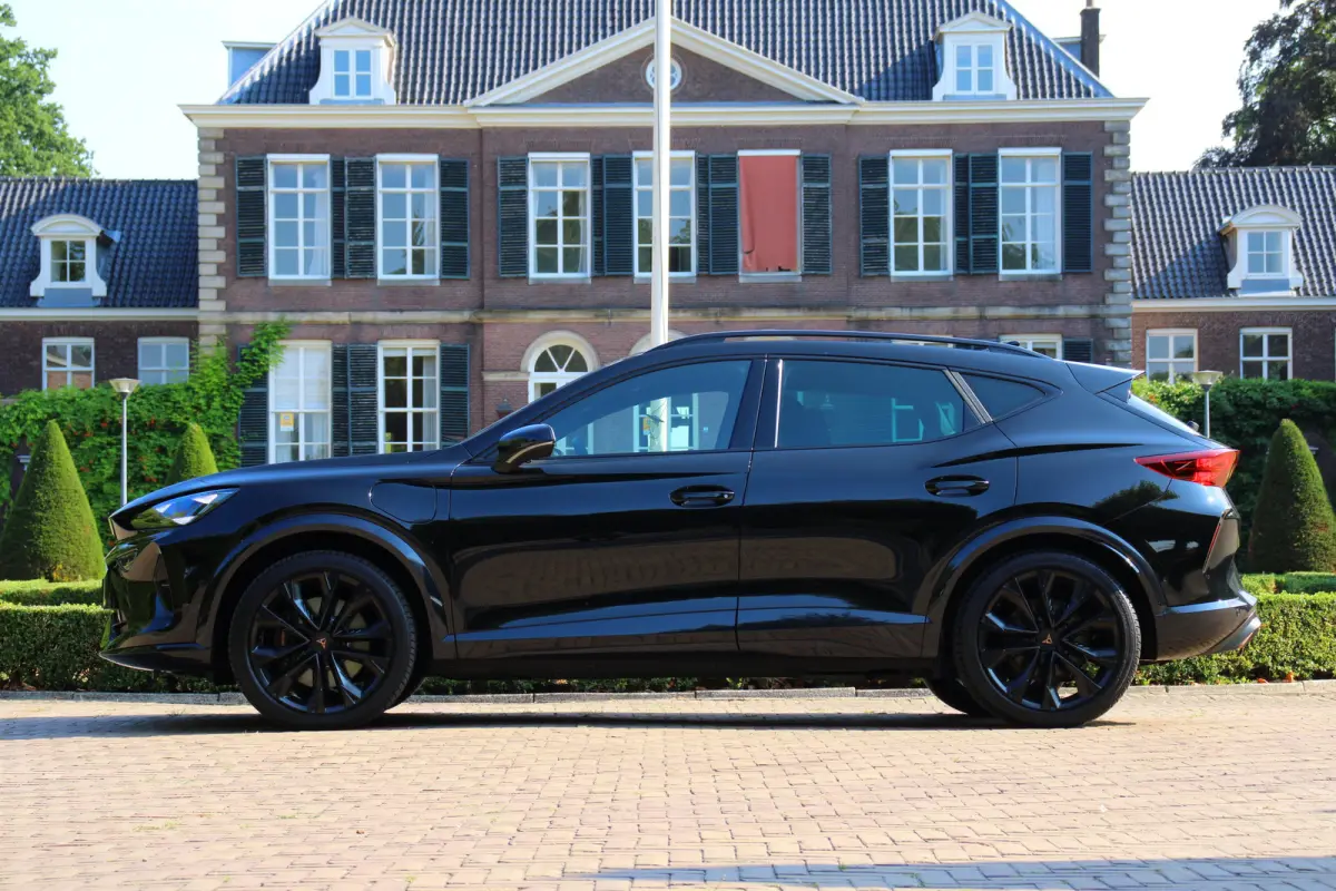 VZ Performance | NL-AUTO! | 1E EIGENAAR! | 360° CAMERA | STOEL + STUURVERWARMING | ELEKTR. STOEL INCL. MEMORY | ADAPTIVE CRUISE | LANE ASSIST | LED | DEALER OH!