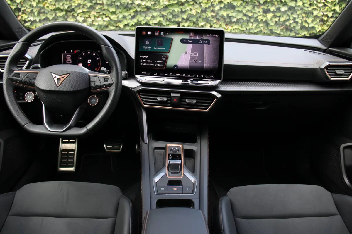 VZ Performance | NL-AUTO! | 1E EIGENAAR! | 360° CAMERA | STOEL + STUURVERWARMING | ELEKTR. STOEL INCL. MEMORY | ADAPTIVE CRUISE | LANE ASSIST | LED | DEALER OH!