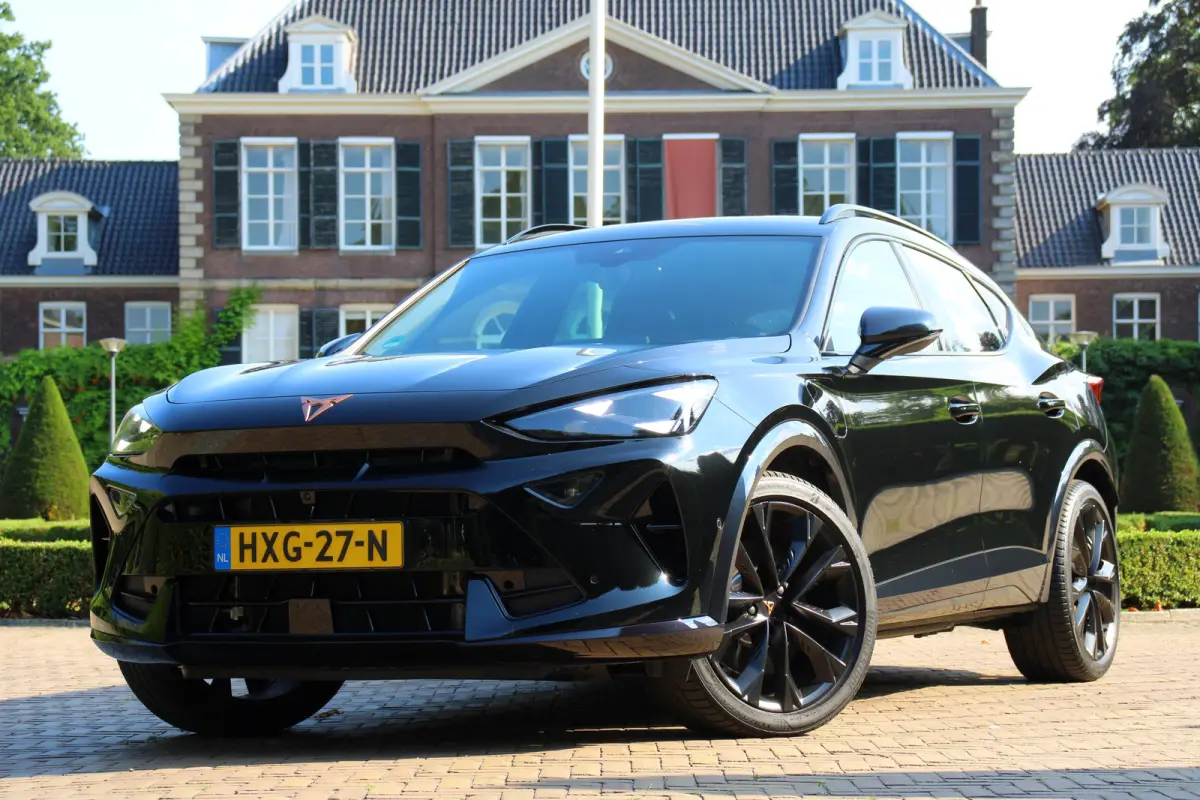 VZ Performance | NL-AUTO! | 1E EIGENAAR! | 360° CAMERA | STOEL + STUURVERWARMING | ELEKTR. STOEL INCL. MEMORY | ADAPTIVE CRUISE | LANE ASSIST | LED | DEALER OH!