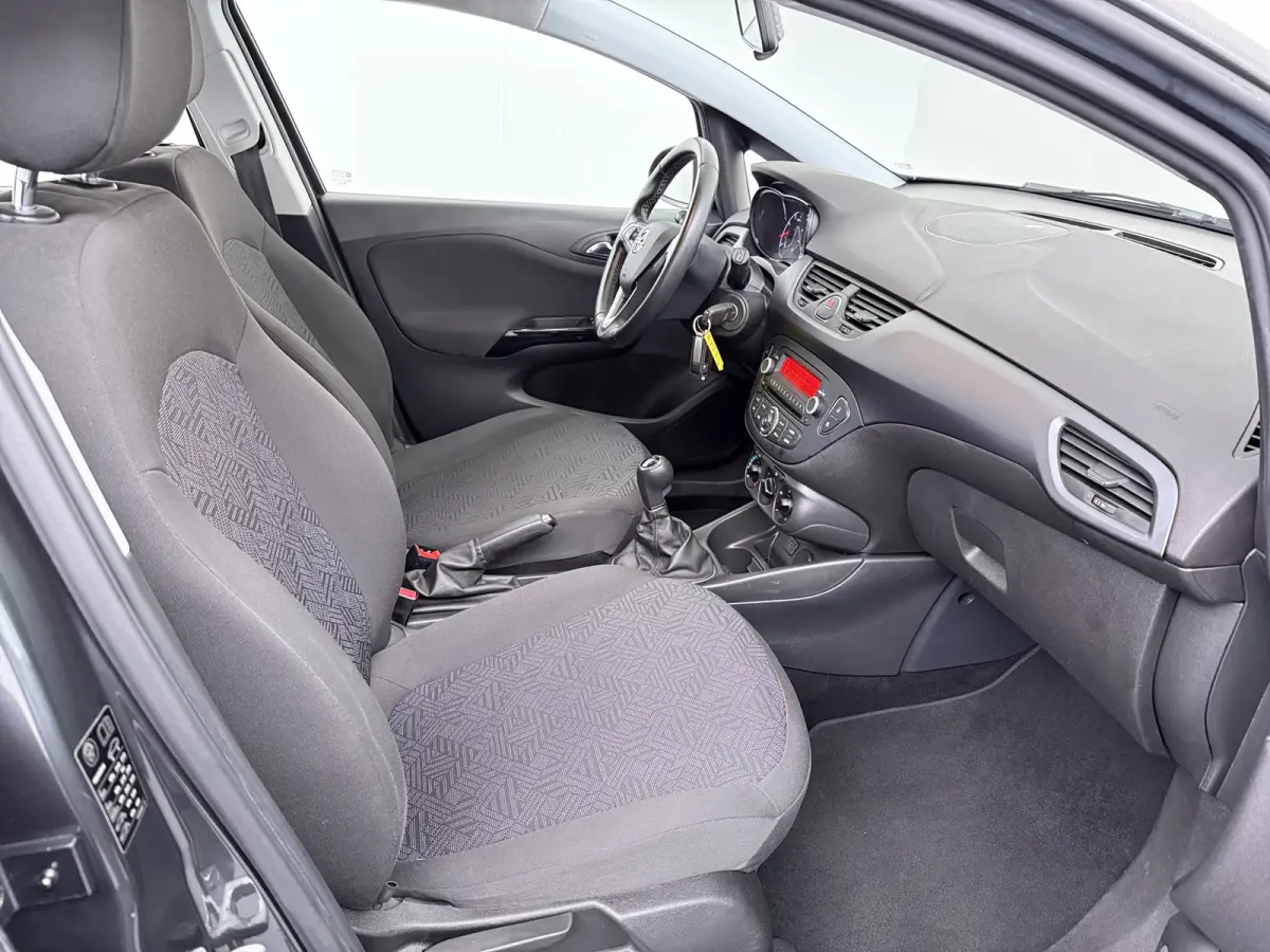 1.4 16v 90 pk 5drs Favourite | Achterbank in delen neerklapbaar | Airco | Bluetooth telefoonvoorbereiding