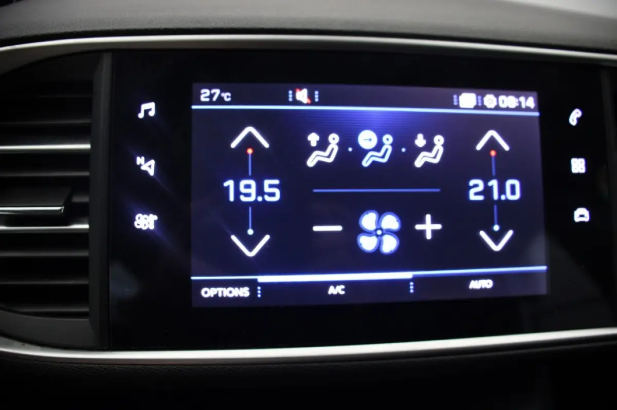 1.2 Puretech Active - Digitaal Cockpit, Carplay, Cruise, Trekhaak