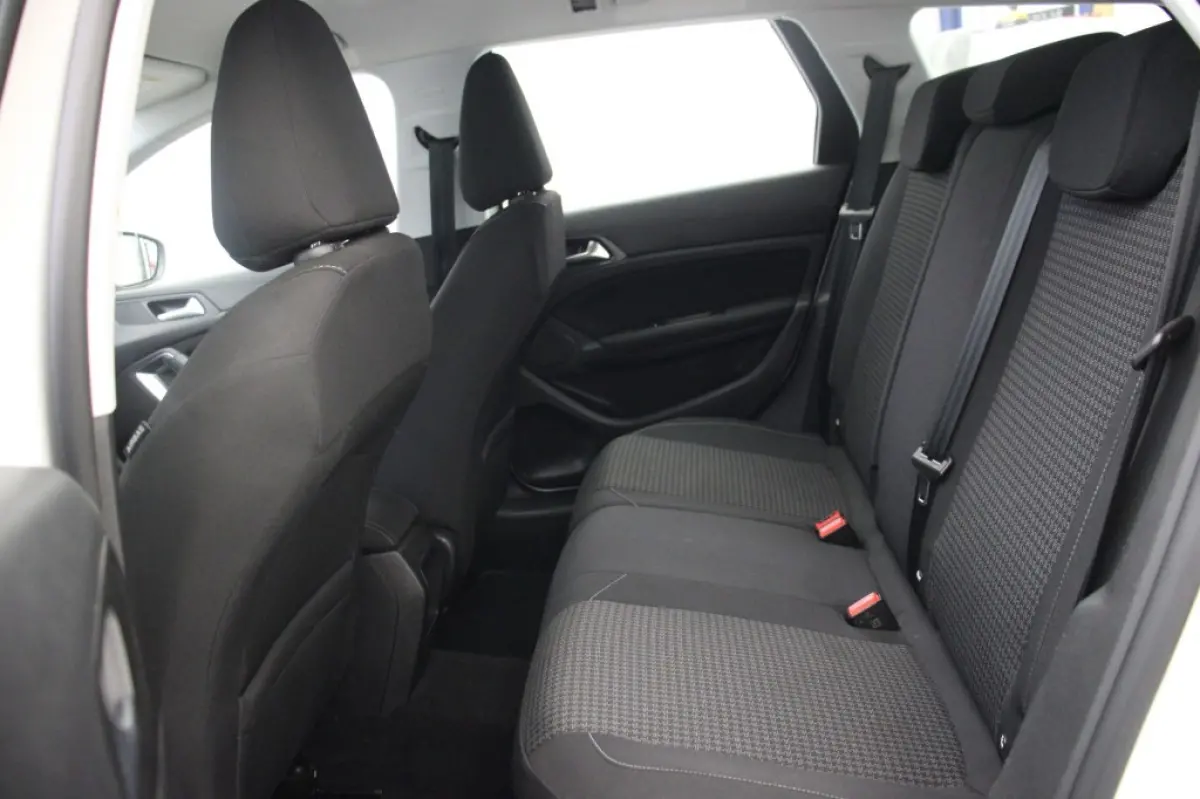1.2 Puretech Active - Digitaal Cockpit, Carplay, Cruise, Trekhaak
