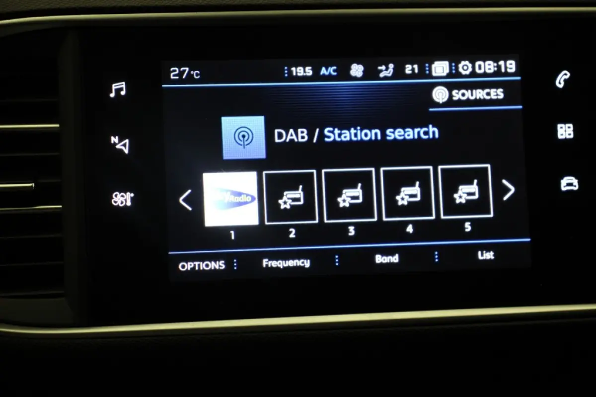 1.2 Puretech Active - Digitaal Cockpit, Carplay, Cruise, Trekhaak