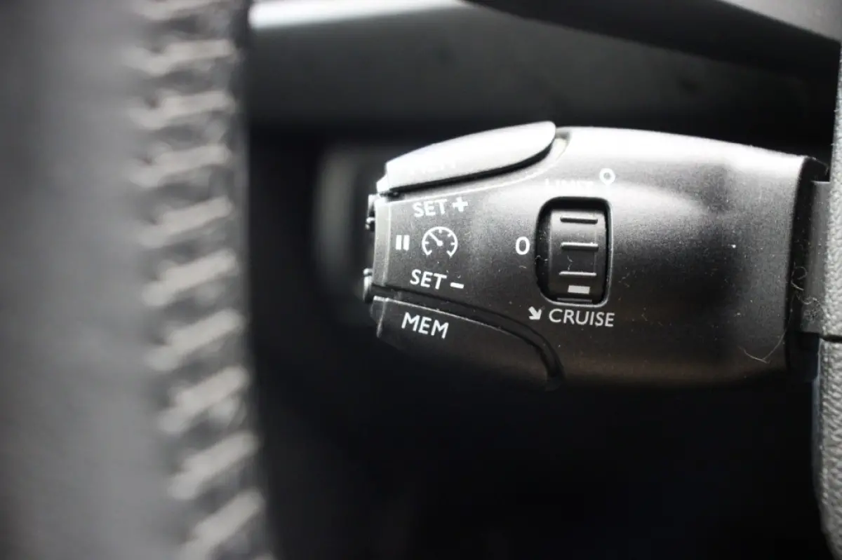 1.2 Puretech Active - Digitaal Cockpit, Carplay, Cruise, Trekhaak