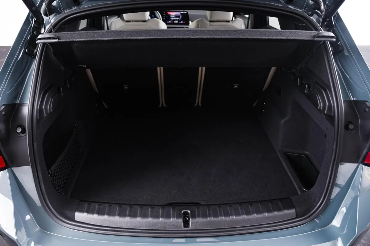 eDrive20 67 kWh M Sport Edition Panoramadak - Sportstoelen - Elektrisch verwarmde voorstoelen - Getinte Ruiten - Parking/Driving Assistant Plus - Head up - Comfort Access -