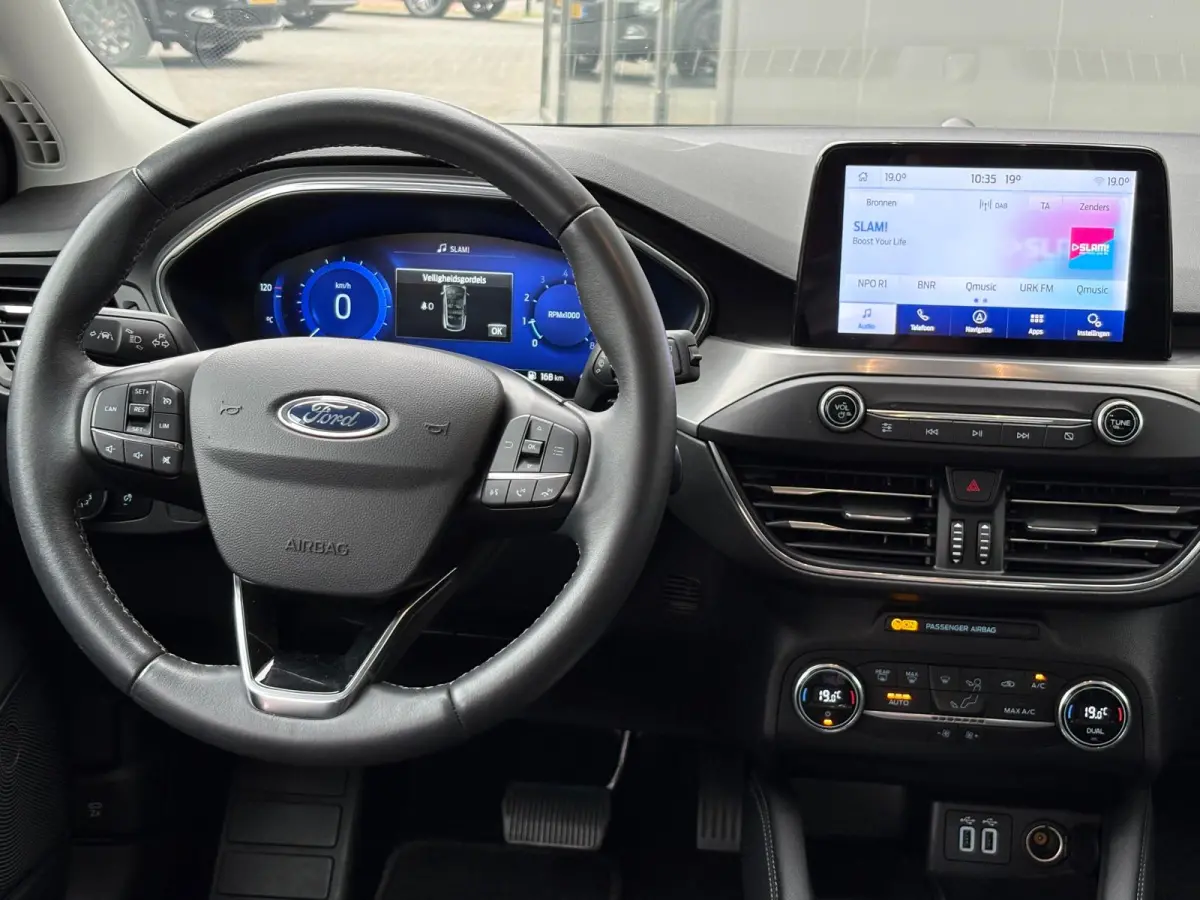 125PK EcoB. Automaat Titanium Carplay-android/Navigatie/Parkeerhulp/Camera/Keyfree