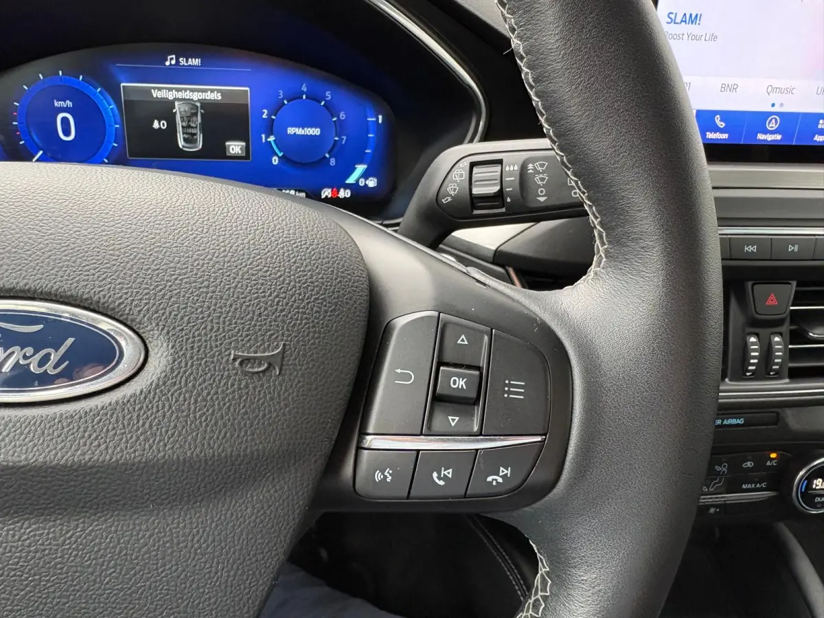 125PK EcoB. Automaat Titanium Carplay-android/Navigatie/Parkeerhulp/Camera/Keyfree